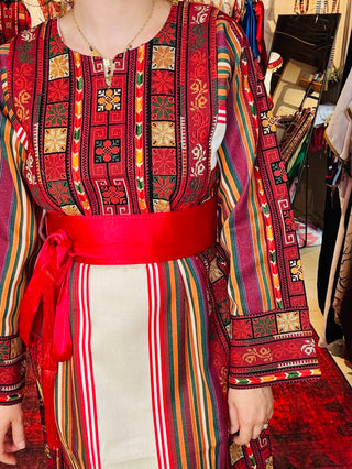 Thoub Al-Nijmeh Al-Majdalawi