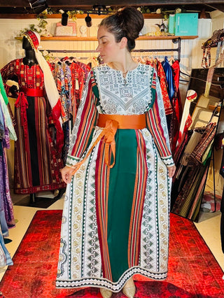 Green Tatreez Majdalawi Thoub