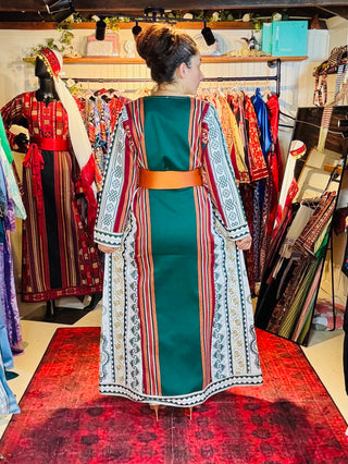 Green Tatreez Majdalawi Thoub