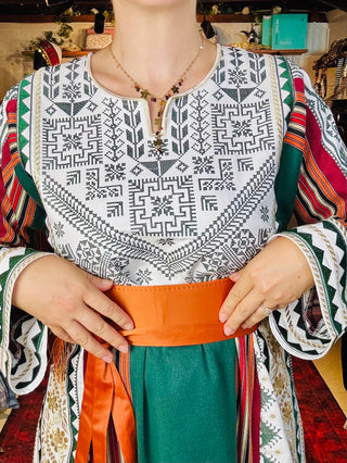 Green Tatreez Majdalawi Thoub