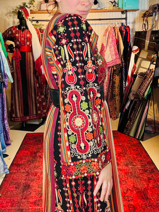 Majdalawi Thobe With Ramallah Tatreez